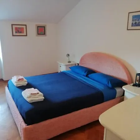 Spacious Attic Kandler Appartement Triëst