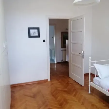 Apartman Spacious Attic Kandler