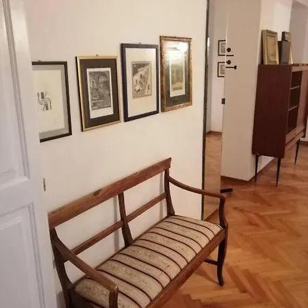 Spacious Attic Kandler Apartman Trieszt