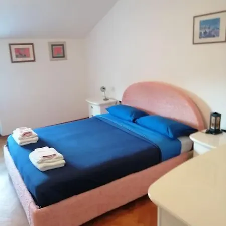 Spacious Attic Kandler Apartman Trieszt