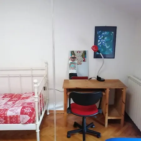 Spacious Attic Kandler Appartement