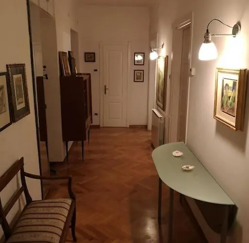 Spacious Attic Kandler Appartement Triëst